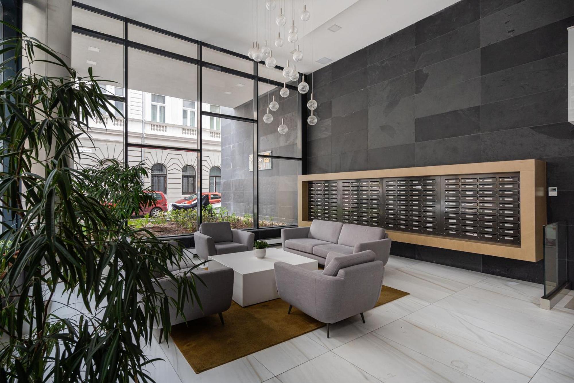 Blooming Budapest Apartment With Free Underground Parking Esterno foto